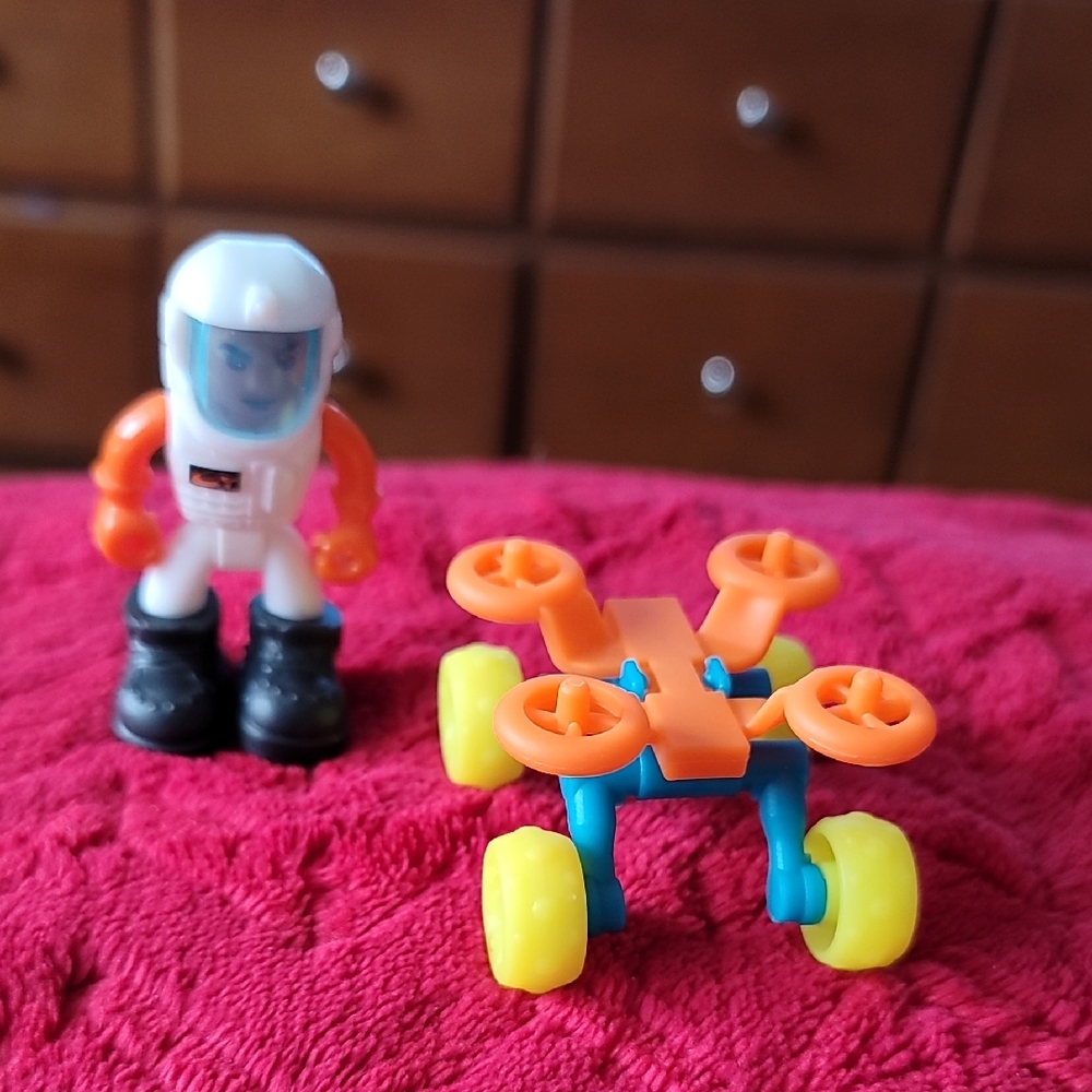 SET of 2 Pieces From The Nikko Toys Machine Maker "Mission to Mars" set.